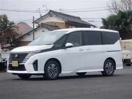 日産 セレナ 2.0 ハイウェイスターV 登録済未使用車