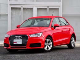 アウディ A1スポーツバック 1.0 TFSI ナビ　アドバンストキー　エアコン