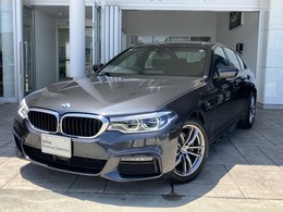 BMW 5シリーズ 523d xドライブ Mスピリット ディーゼルターボ 4WD ヘッドアップディスプレイ