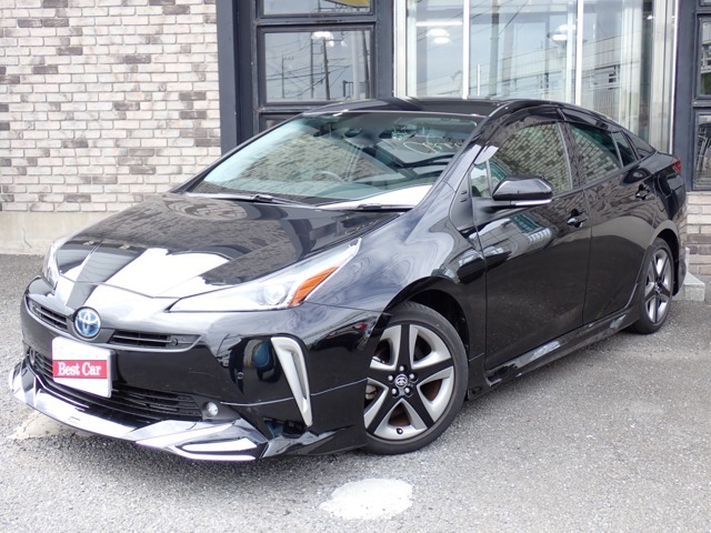 プリウス入庫いたしました！！お車のご質問・お問合せ等お気軽にお電話下さい。
