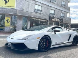 ランボルギーニ ガヤルド LP560-4 ビアンコ ロッソ eギア 4WD D車 10台限定　カーボンリアウィング