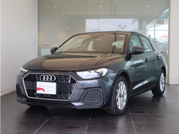 アウディ A1スポーツバック 25 TFSI アドバンスト 元デモカー　LEDライト　Bカメラ