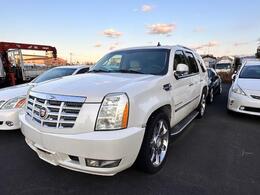 キャデラック エスカレード AWD 4WD 