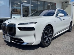 BMW i7 eドライブ50 エクセレンス 弊社デモカー黒革　パノラマ　B＆W　20AW