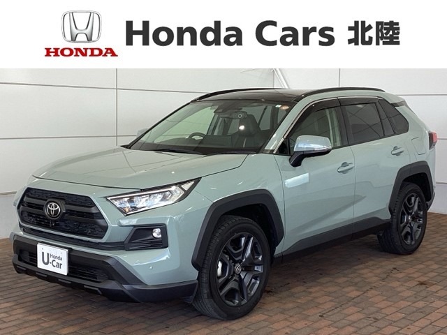 全国納車可 第三者機関証明書付 サンル-フ 1年保証 純正ナビ フルセグ Rカメラ マルチビュ- BTオ-ディオ ドラレコ 衝突軽減B ETC LEDライト装備のトヨタのRAV4 アドベンチャー入庫！