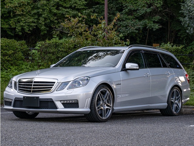 2011年6月シュテルン葛飾にて販売されたお車です。 6.2L　V8NAエンジン搭載のE63AMGステーションワゴン