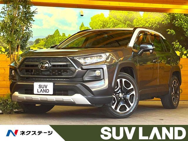 4WD　9インSDナビ　バックカメラ　衝突被害軽減システム