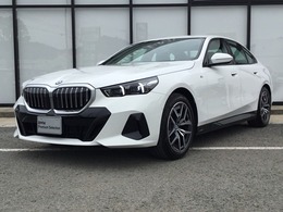 BMW 5シリーズ 523d xドライブ Mスポーツ ディーゼルターボ 4WD 試乗車コンフォートドライビング360カメラ