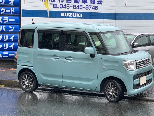 ナビ・バックモニター・テレビ・ドラレコ・ETC付き