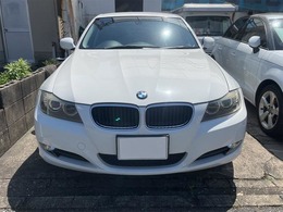 BMW 3シリーズ 320i 