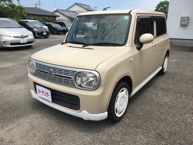 年式相応ですが、納車時にはできる限りキレイに納車させていただきます。どうしても気になるところ等ありましたら、低価格にてお直しいたしますので、何なりとお申し付けください。