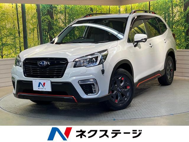 4WD　純正8型ナビ　バックカメラ　デジタルミラー　電動リアゲート　禁煙
