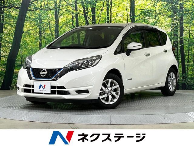 禁煙車　純正ナビ　バックカメラ　衝突軽減装置　レーンキープ　HIDヘッド