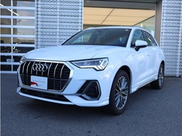 アウディ Q3 35 TFSI Sライン レザーシート　19AW　サラウンドカメラ