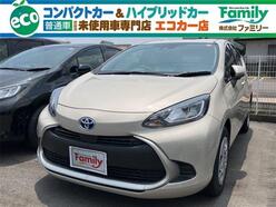 R7　トヨタ　アクア