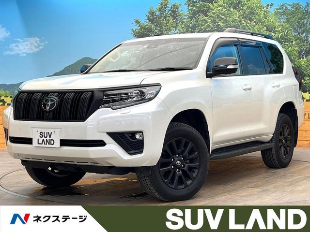 サンルーフ　4WD　純正9インチナビ　全周囲カメラ