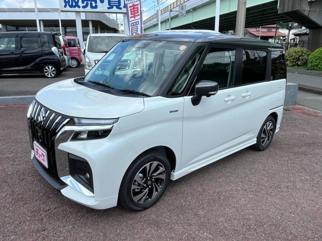 登録届出済未使用車　純正メモリーナビ　フルセグTV　全方位モニター　スズキセーフティーサポート　ステアリングリモコン　クルーズコントロール　純正アルミホイール　ブラインドスポットモニター　シートヒータ