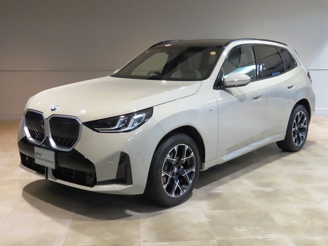 BMW Premium Selectionみなとみらい 屋内でご案内できます。　遠方のお客様もご相談ください。