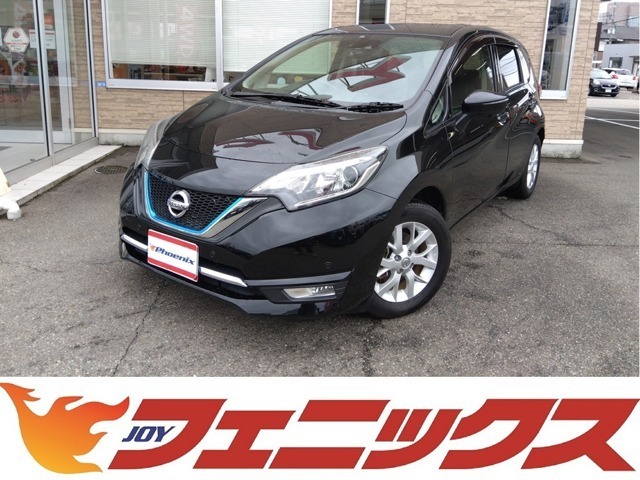 ☆禁煙車☆全周囲カメラ☆エマージェンシーブレーキ☆純正SDナビ☆フルセグTV☆Bluetooth☆スマートルームミラー☆クリアランスソナー☆LEDヘッドランプ☆ハーフレザーシート☆ETC☆