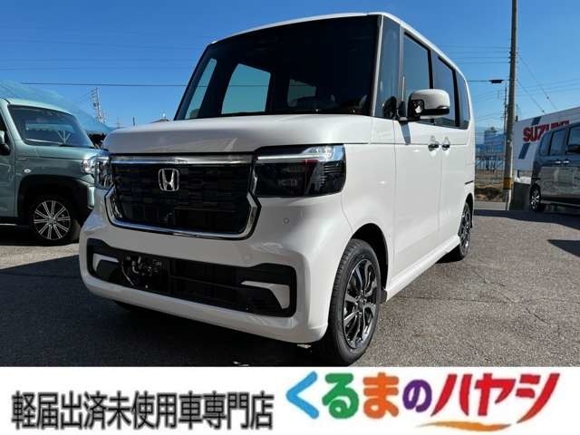 新型N-BOXカスタムの届出済未使用車です！