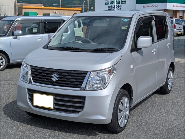 当店では 『低価格の軽自動車』 を中心に販売しています。またトラクターや油圧ショベルの取り扱いにも注力してますので、興味のある方はぜひお電話下さい！