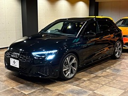 アウディ S3スポーツバック 1st エディション 4WD 125台限定車/灰半革シート/サンルーフ/19イ