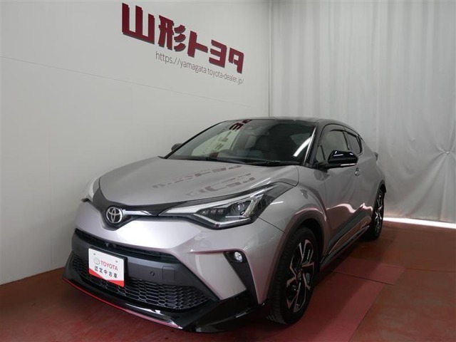 人気SUVのC-HRです！スタイリッシュな外観に、大経ホイール。アウトドアにもピッタリな1台です♪