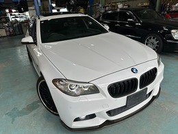 BMW 5シリーズツーリング 523i Mスポーツ パノラマガラスルーフ　新品サスキット　20