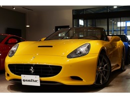フェラーリ カリフォルニア30 F1 DCT 正規ディーラー車　カーボンLEDステアリン