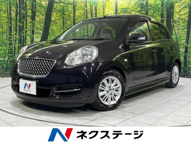 禁煙車　純正ナビ　バックカメラ　スマートキー　革巻きステアリング