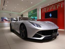 フェラーリ F12ベルリネッタ F1 DCT D車　デイトナシート　リアカメラ