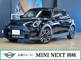 ミニ ミニ クーパーSD 5ドア プレミアムプラスパッケージ PDC・純正ナビ・バックカメラ・Bluetoothオ
