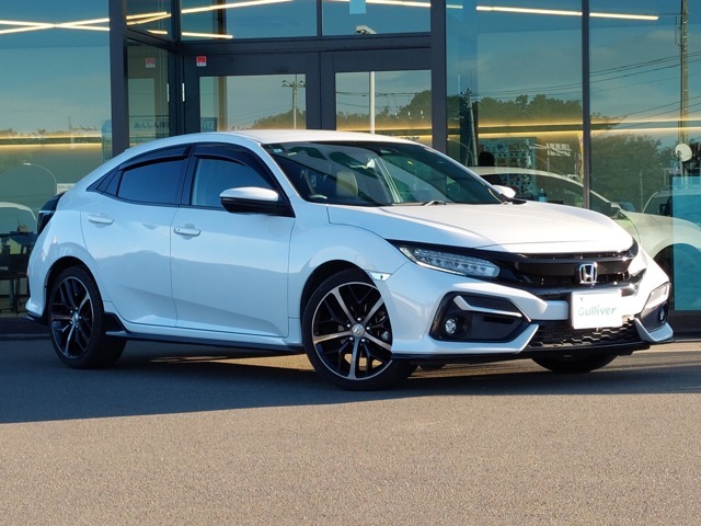 ホンダセンシング　クルーズコントロール　純正ナビ　フルセグTV　バックカメラ　ETC2.0　ハーフレザーシート　パワーシート　シートヒーター　純正アルミホイール　LEDヘッドライト　スマートキー　SD