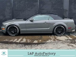 フォード マスタング V6クーペ 電動コンバーチブル　可変マフラー