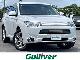 三菱 アウトランダーPHEV 2.0 G 4WD プラグインハイブリッド 後席モニター