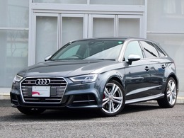 アウディ S3スポーツバック 2.0 4WD マトリクス