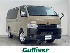 R7　トヨタ　ハイエースバン　4WD