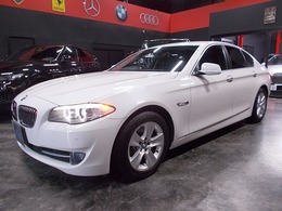 BMW 5シリーズ 528i ディーラー整備車両　記録簿　キセノンヘッ