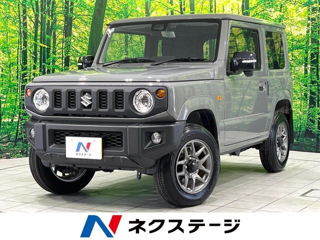 4WD　禁煙車　衝突軽減装置　シートヒーター　LEDヘッド