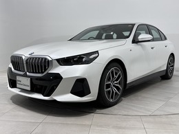 BMW 5シリーズ 523d xドライブ Mスポーツ ディーゼルターボ 4WD 全国2年保証Pアシストプロ全周囲カメラ19W