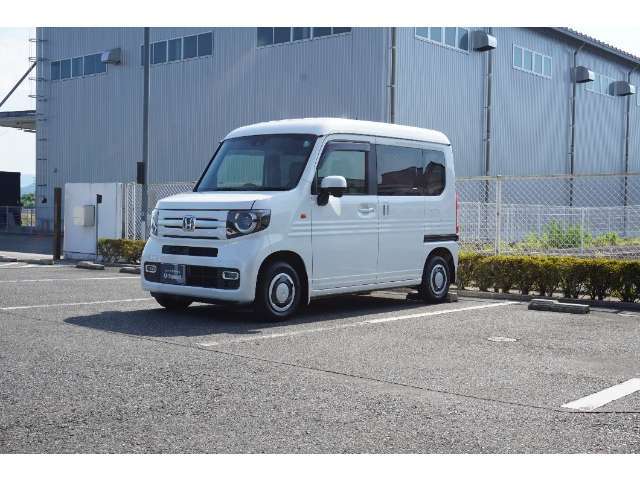 総額表示の諸費用は、岡山県内での登録費用で計算しております。県外のお客様においては別途、登録費用、陸送費用が必要になります。