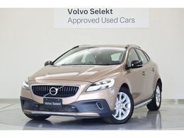 ボルボ V40クロスカントリー D4 サマム ディーゼルターボ レザーシート　ハーマンカードン