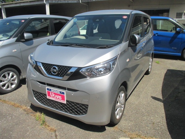 この度は、数ある中古車の中から当店の展示車を閲覧いただきまして、誠にありがとうございます。