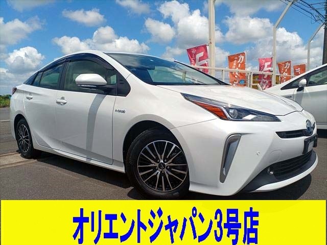 走行距離5.8万キロのプリウス1.8Sセーフティ プラスIIになります！！