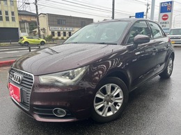 アウディ A1スポーツバック 1.4 TFSI 純正ナビ　純正15AW　Pスタート