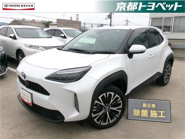 プラチナホワイトパールのヤリスクロスハイブリッド入荷しました。