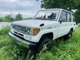 トヨタ ランドクルーザープラド 3.0 SX ディーゼルターボ 4WD デフロック付きマニュアル