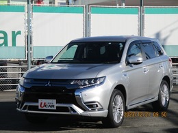 三菱 アウトランダーPHEV 2.4 G プラスパッケージ 4WD ルーフ雹害　ETC　禁煙車