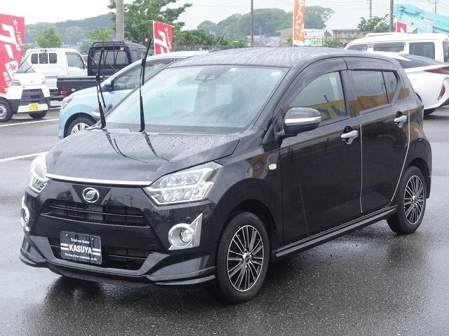 ご覧いただきありがとうございます。当店では厳選した高品質な中古車を多数取り揃えております！