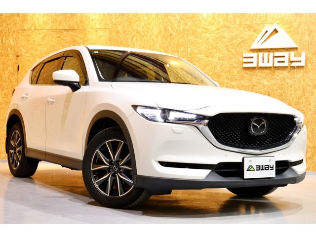 スリーウェイへようこそ！高級感のある内装が魅力の上級グレードです♪「CX-5 XD-Lパッケージ4WD」最後の写真までぜひお付き合いください！